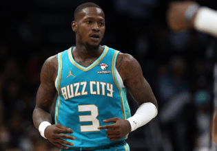 H fake «φωτογραφία» του Ροζίερ από το δικαστήριο με χειροπέδες (pic)