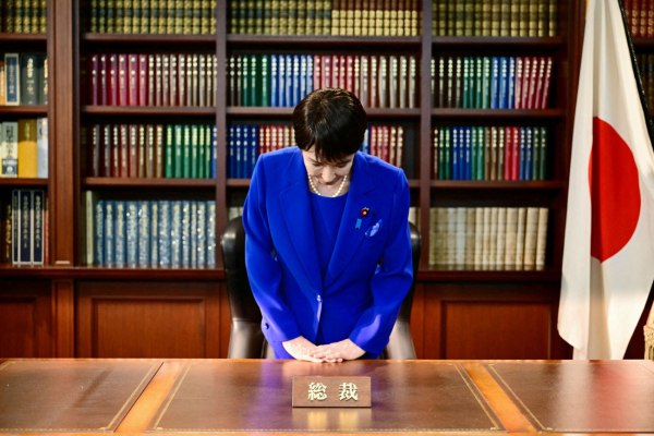 Economist για την Ιαπωνέζα Θάτσερ: Το Τόκιο δυστυχώς θα παίξει «heavy-metal»