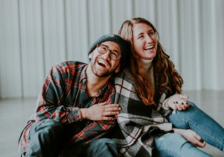 Η επιστήμη ξέρει γιατί μας αρέσει το καλό χιούμορ