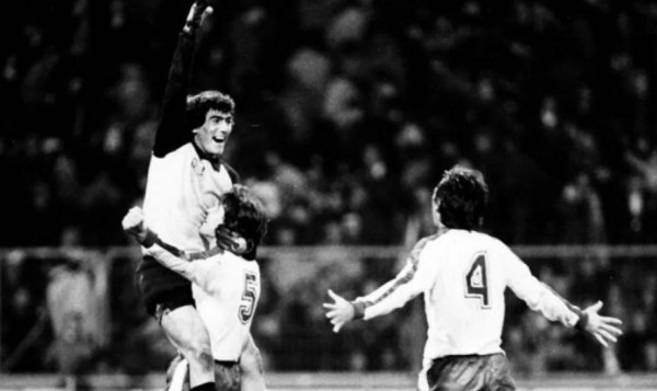 Μια ακόμη «νύχτα του Φάντομ»: Η Ελλάδα ψάχνει ένα ιστορικό αποτέλεσμα στη Δανία (vids, pics)