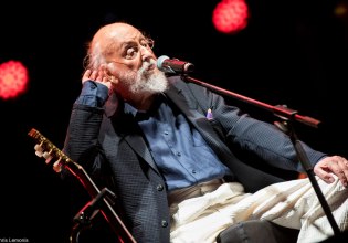 Διονύσης Σαββόπουλος: Ανέκδοτο βίντεο από την τελευταία του πρόβα – Συγκινητικό ευχαριστώ του γιου του