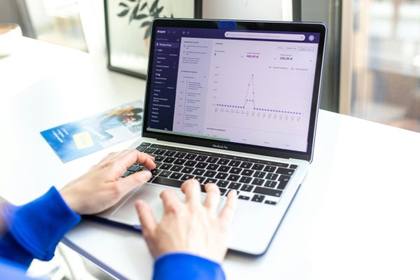 Ταχύτερες και ασφαλέστερες οι άμεσες πληρωμές – Τι αλλάζει από σήμερα