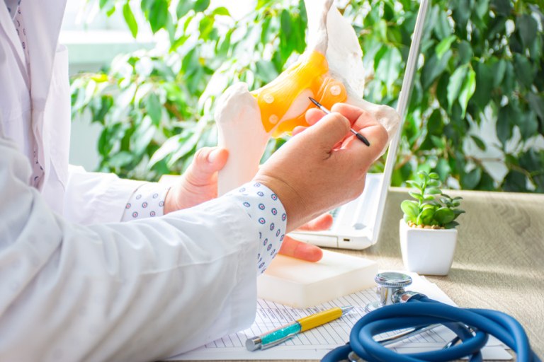 Αρθροπλαστική επιφανείας ισχίου – Μια σύγχρονη, συντηρητική λύση