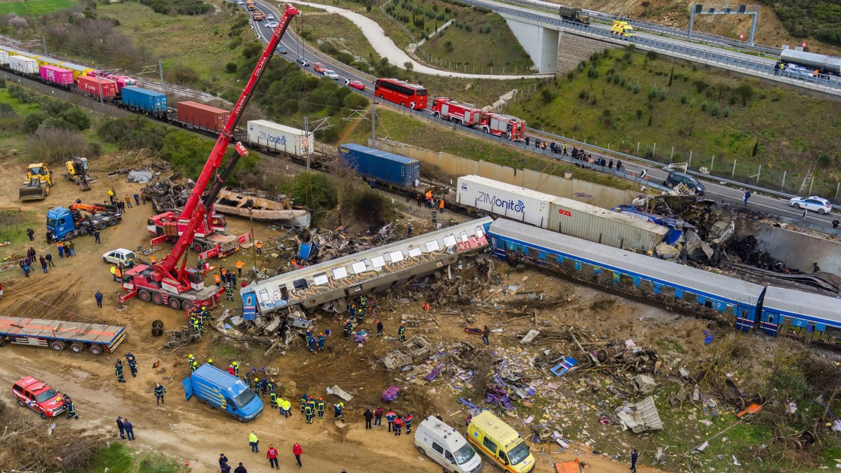 Τέμπη: Αναβλήθηκε για τις 30 Οκτωβρίου η δίκη για τα βίντεο φόρτωσης της εμπορικής αμαξοστοιχίας