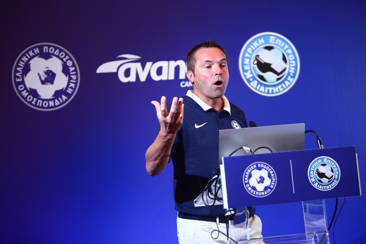 Η τηλεκριτική Λανουά μπερδεύει και τους διαιτητές