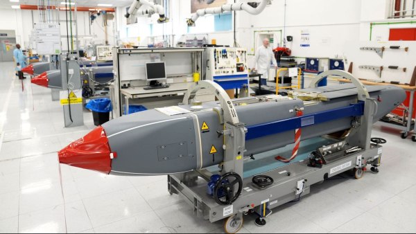 WSJ: Άρση της απαγόρευσης στο Κίεβο για χτυπήματα μέσα στη Ρωσία με πυραύλους μεγάλου βεληνεκούς