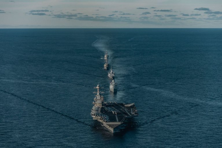 Βενεζουέλα: Αεροπλανοφόρο και πλοία συνοδείας των ΗΠΑ σπεύδουν στην Λατινική Αμερική – Φόβος για κλιμάκωση