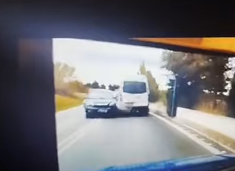 Θεσσαλονίκη: Βίντεο-ντοκουμέντο από τη σφοδρή σύγκρουση οχημάτων