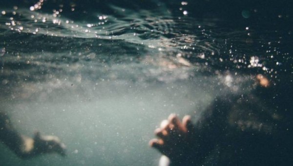 Τραγωδία στα Χανιά: Πατέρας και γιος παρασύρθηκαν από τα κύματα – Πνίγηκε ο 71χρονος