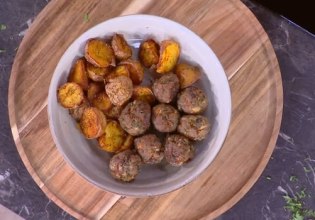 Συνταγή: Κεφτεδάκια με πατάτες τηγανητές