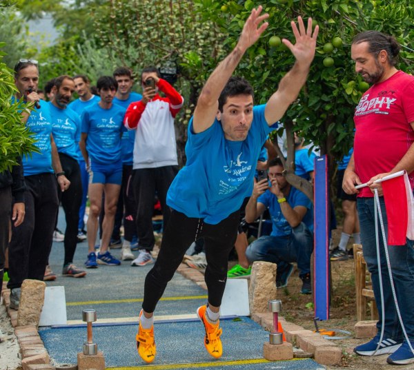 O Mίλτος Τεντόγλου έκανε… Παγκήπιο ρεκόρ σε αγώνα σε κήπο σπιτιού (vid)