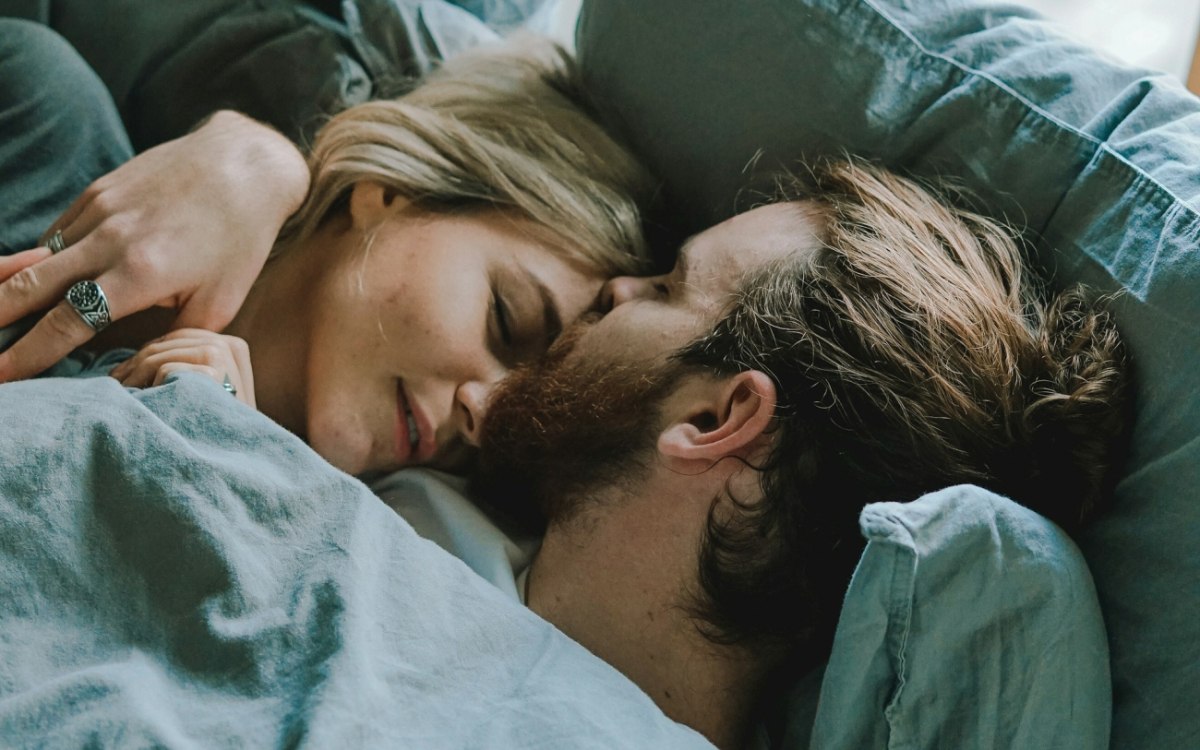 Ύπνος: Η επιστήμη δεν θέλει να κοιμάστε την ίδια ώρα με τον σύντροφό σας