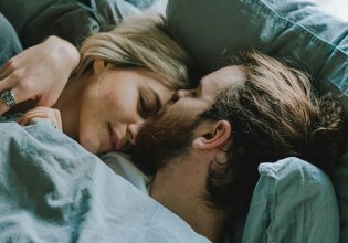 Ύπνος: Η επιστήμη δεν θέλει να κοιμάστε την ίδια ώρα με τον σύντροφό σας