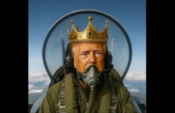 Ο Κένι Λόγκινς ζητά να αφαιρεθεί το «Danger Zone» από το νέο βίντεο-meme του Τραμπ