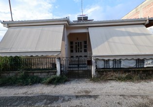 Τρίκαλα: Προθεσμία για την Παρασκευή πήρε ο 18χρονος που έπνιξε τη μητέρα του