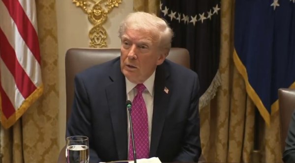 Ο Τραμπ ισχυρίζεται ότι ο Μαδούρο «θα κάνει τα πάντα» για μια συμφωνία με την Ουάσιγκτον