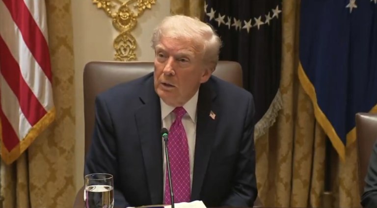 Ο Τραμπ ισχυρίζεται ότι ο Μαδούρο «θα κάνει τα πάντα» για μια συμφωνία με την Ουάσιγκτον