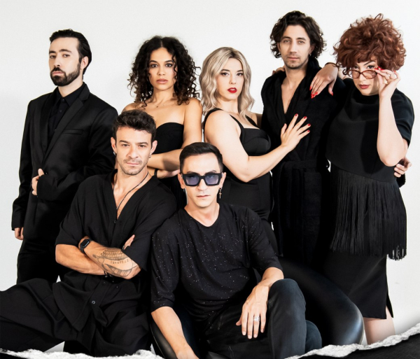 Μετά τη «Μαύρη Σαμπούκα», ο Τόλης Παπαδημητρίου παρουσιάζει την «Οικογένεια Τσεκμέ» και… όλα μπορούν συμβούν