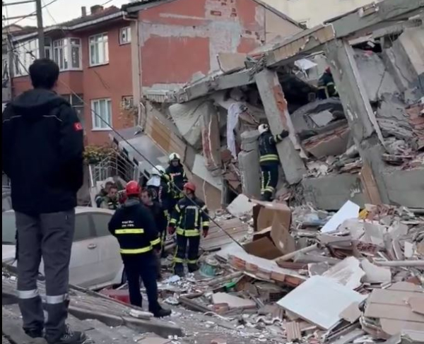 Τουρκία: Κατέρρευσε εξαώροφο κτίριο – Φόβοι για εγκλωβισμένους