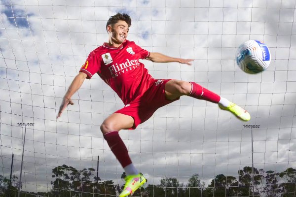 «Έχουμε πολύ δρόμο»: Ο Τζος Καβάλο ρίχνει το γάντι στη FIFA για την ομοφοβία στο ποδόσφαιρο – «Μου λένε να ψοφήσω»