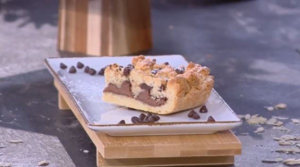 Συνταγή: Crumble γεμιστό με πραλίνα