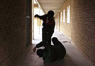 Άγριος ξυλοδαρμός μεταξύ μαθητών σε σχολείο της Κέρκυρας – Πέταξαν σκούπα σε καθηγητή