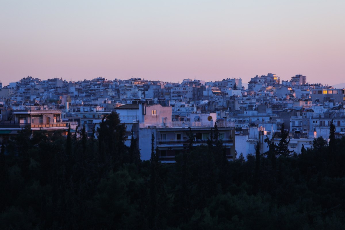 Αόρατη η πραγματική αγορά των ακινήτων στην Ελλάδα