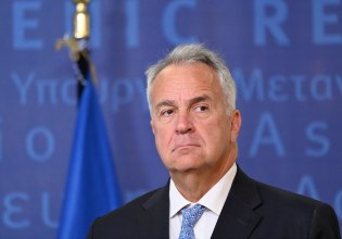 Δεν με φοβίζουν λέει ο Βορίδης για επίθεση, προεξοφλώντας ότι οι κουκουλοφόροι ήταν «χουλιγκάνοι της ακροαριστεράς»