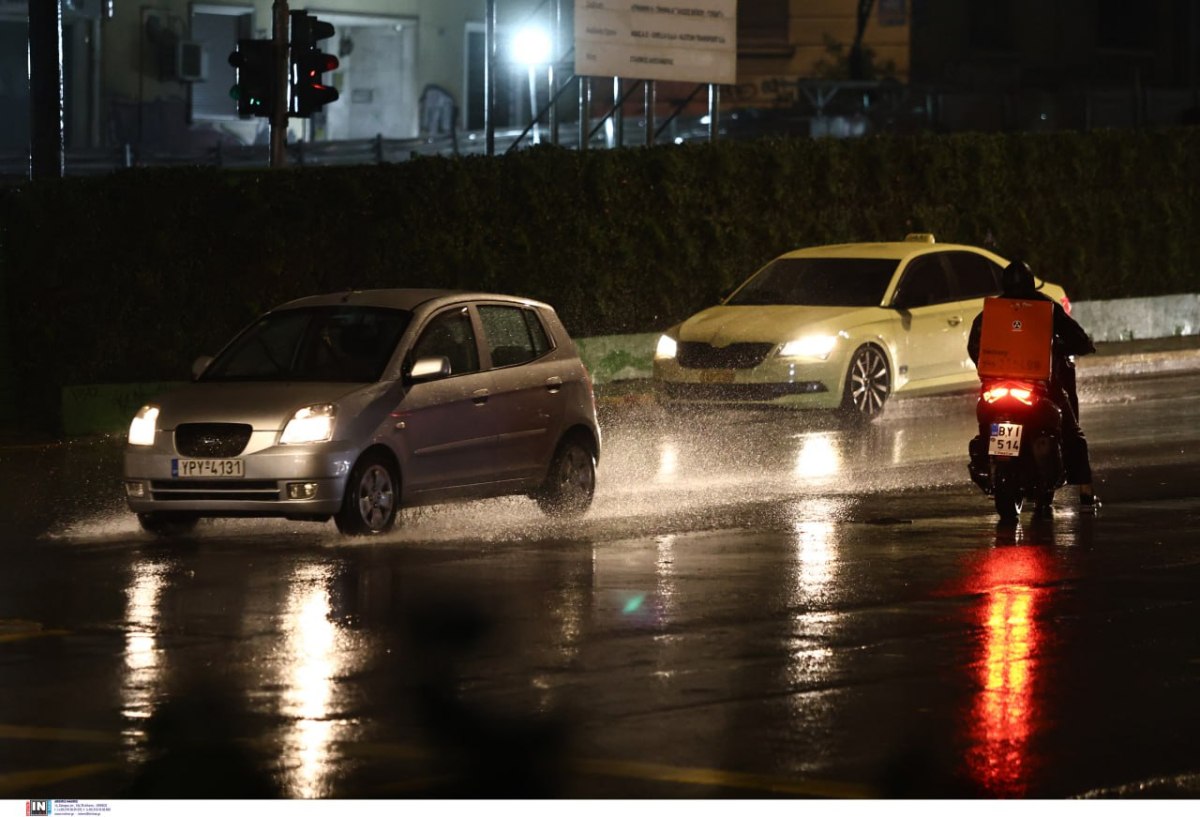 Κακοκαιρία: Ισχυρή καταιγίδα «χτύπησε» στην Αττική – Πού θα βρέξει τις επόμενες ώρες