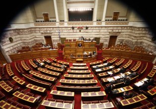 Έρχεται κοινό μέτωπο της δημοκρατικής αντιπολίτευσης – Το πηγαδάκι με νόημα στη Βουλή και ο ΟΠΕΚΕΠΕ