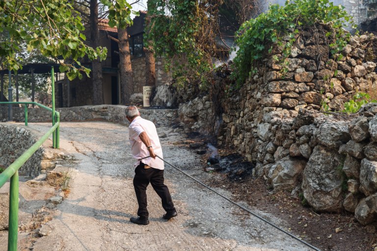 ΦΕΚ: Τα μέτρα στεγαστικής συνδρομής για τους πυρόπληκτους – Τρεις νέες κοινές υπουργικές αποφάσεις