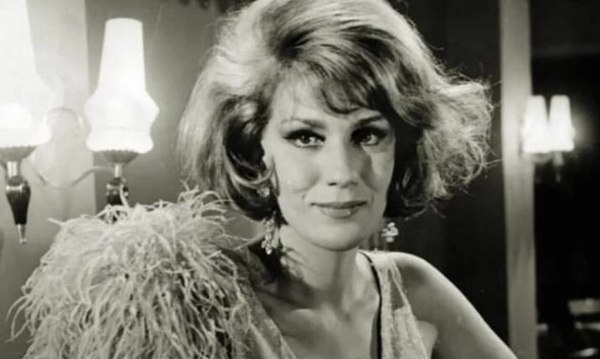 Μαίρη Χρονοπούλου: Η καταγγελία ότι η τέφρα της κρατείται από άγνωστο φίλο της