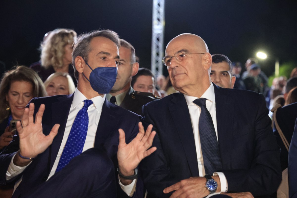 Συνύπαρξη Δένδια – Μητσοτάκη σε εκδήλωση του υπουργείου Εθνικής Άμυνας