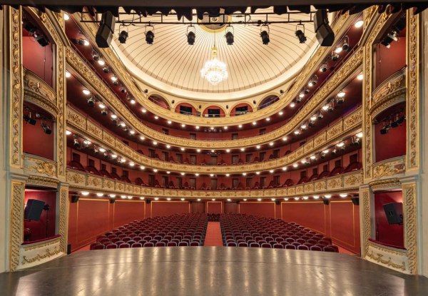 Παρουσιάζεται η ιστορική και κοινωνική διαδρομή του Πειραιά