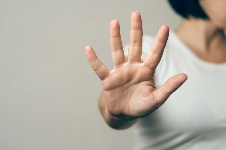 Θεσσαλονίκη: Κάθειρξη 17 ετών σε 40χρονο που κακοποιούσε σεξουαλικά και σωματικά τη σύζυγό του