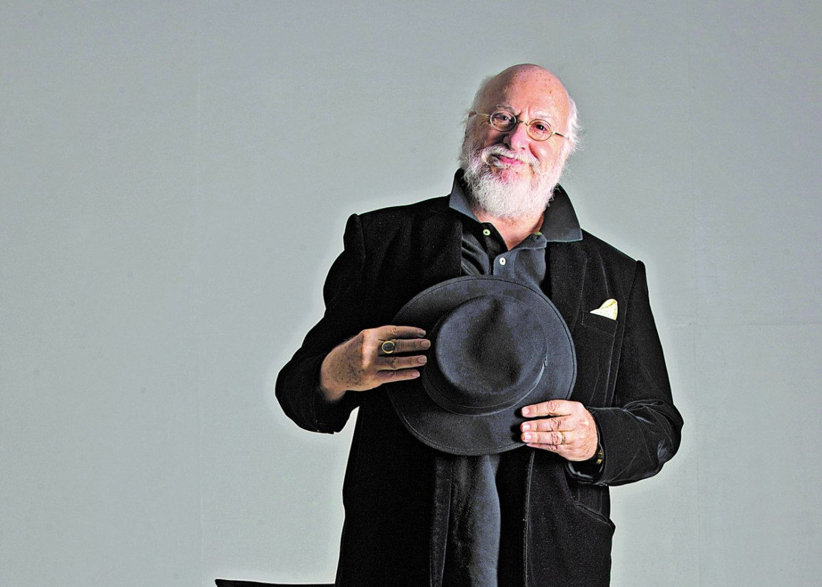 Σαββόπουλος: Ο Διονύσης, η πολιτική και η Ελλάδα μέσα από τη μουσική του