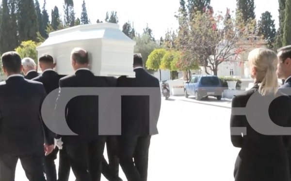 Μαρίσσα Λαιμού: Σε κλίμα συγκίνησης η κηδεία της στο Α΄ Νεκροταφείο Αθηνών