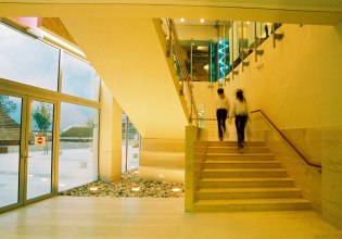 Το Lake Center γίνεται ο τέλειος προορισμός για αγορές και διασκέδαση