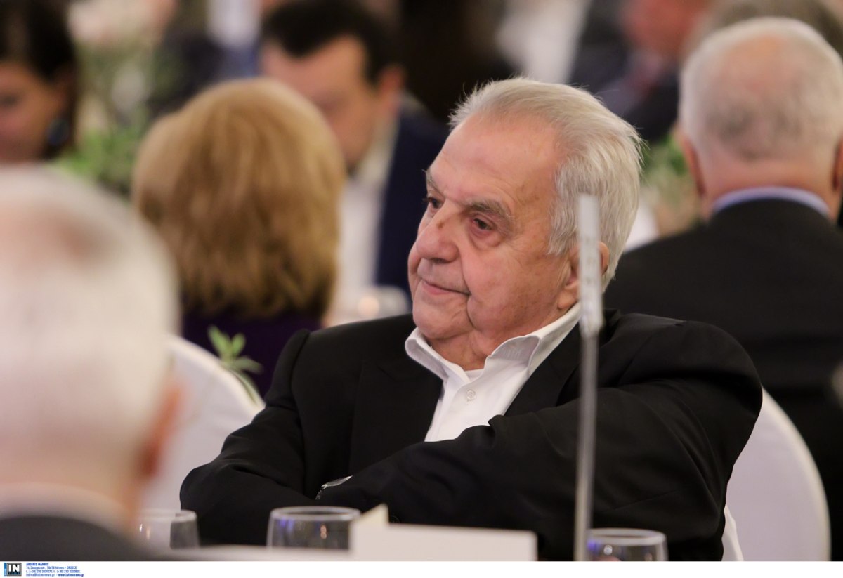 Αλέκος Φλαμπουράρης: Τι αναφέρει το ιατρικό ανακοινωθέν