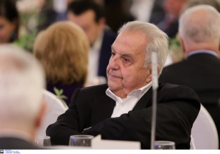 Αλέκος Φλαμπουράρης: Τι αναφέρει το ιατρικό ανακοινωθέν