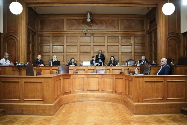 Η αυτοενοχοποίηση και η αυτογελοιοποίηση