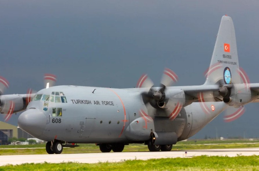 Ηράκλειο: Αναγκαστική προσγείωση C-130 στο αεροδρόμιο