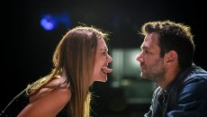 Θέλω να σου κρατάω το χέρι: Από τους Beatles της δεκαετίας του ’60, στην Αθήνα του σήμερα