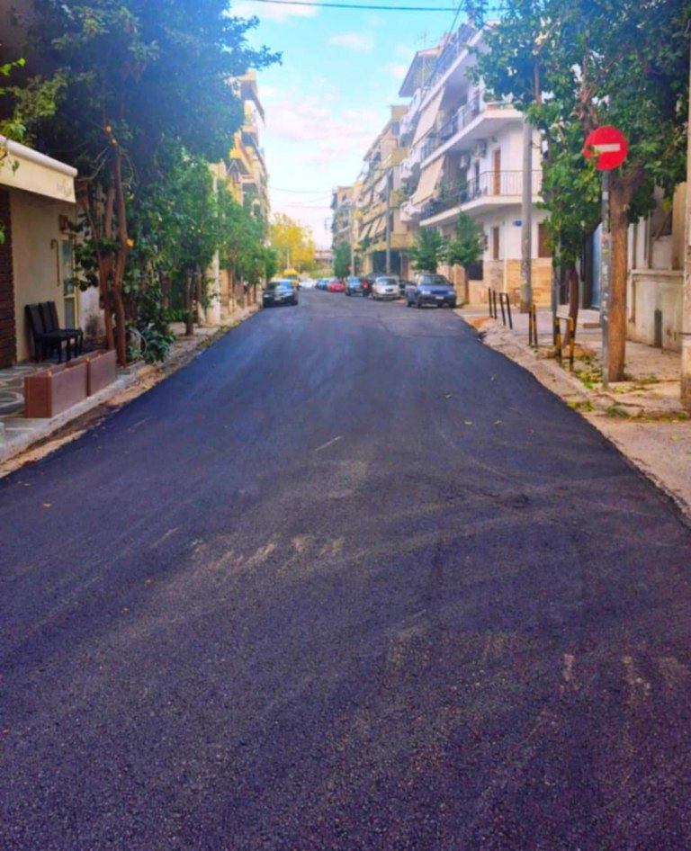 Νέες ασφαλτοστρώσεις στις γειτονιές της πόλης από τον Δήμο Πειραιά