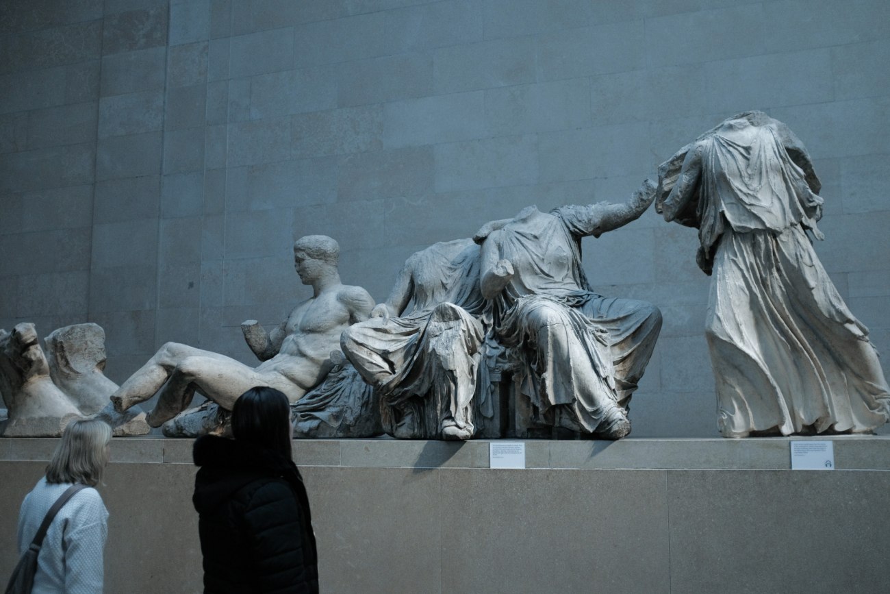 Γλυπτά: «Προσφέρονται» να μας… δανείσουν το 20% από τον διάκοσμο του Παρθενώνα