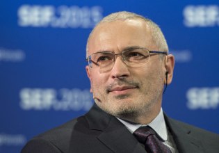 Η Ευρώπη μπροστά σε νέο Ψυχρό Πόλεμο – Αντίπαλος του Πούτιν προειδοποιεί μια ήπειρο που εξοπλίζεται