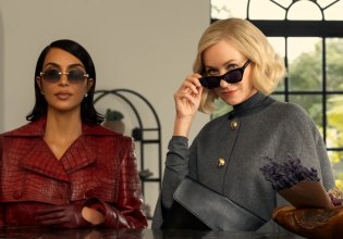 «All’s Fair» – Η Κιμ Καρντάσιαν είναι η ιδανική ξύλινη πρωταγωνίστρια για αυτό το κενό, ασυγχώρητα βαρετό δράμα