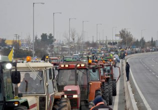 Αγρότες: Στον κόμβο της Νίκαιας το πρώτο μπλόκο – «Θέλουμε να ζούμε από τη δουλειά μας»