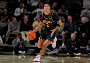 Μέσα σε πρωτοφανή χιονοθύελλα ο τελικός του πρωταθλήματος ποδοσφαίρου του Καναδά (vids)