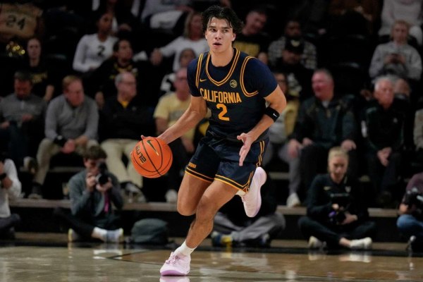 Μέσα σε πρωτοφανή χιονοθύελλα ο τελικός του πρωταθλήματος ποδοσφαίρου του Καναδά (vids)